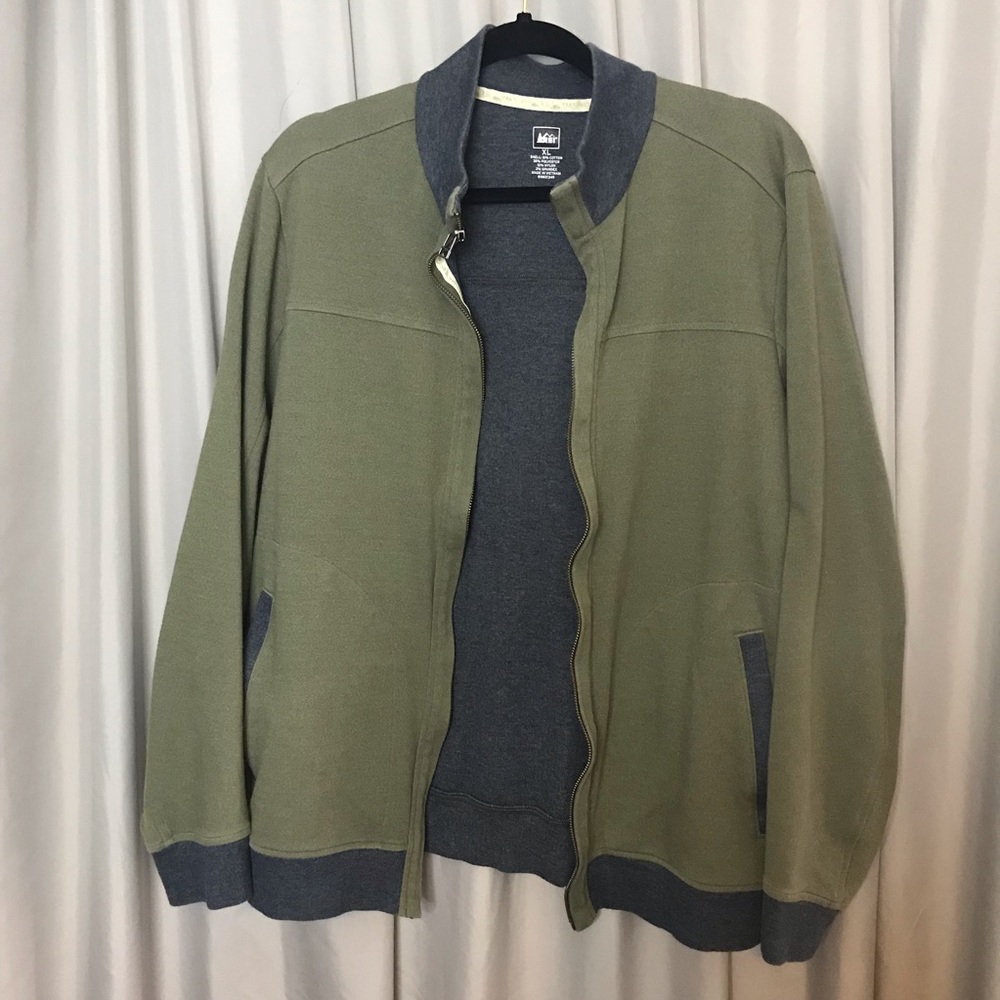 - MENS REÍ LIGHTWEIGHT JACKET SIZE XL